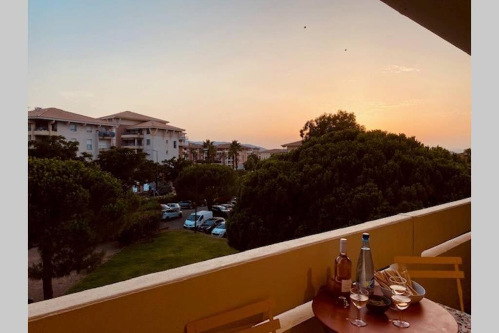Superbe Appartement A 100M De La Mer, Et A Cote De La Base Nature Fréjus Екстериор снимка